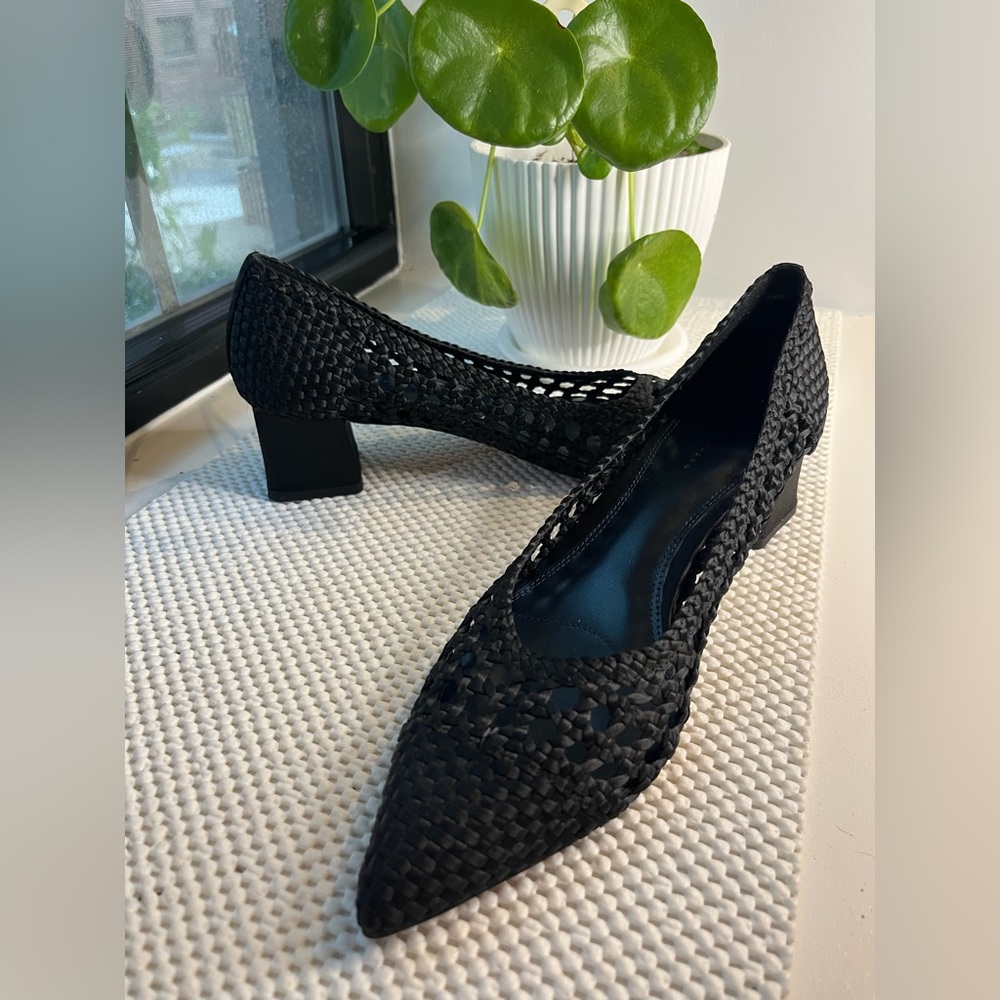 Finery London Black Mid Block Heel Pumps
Size: 7.5 US